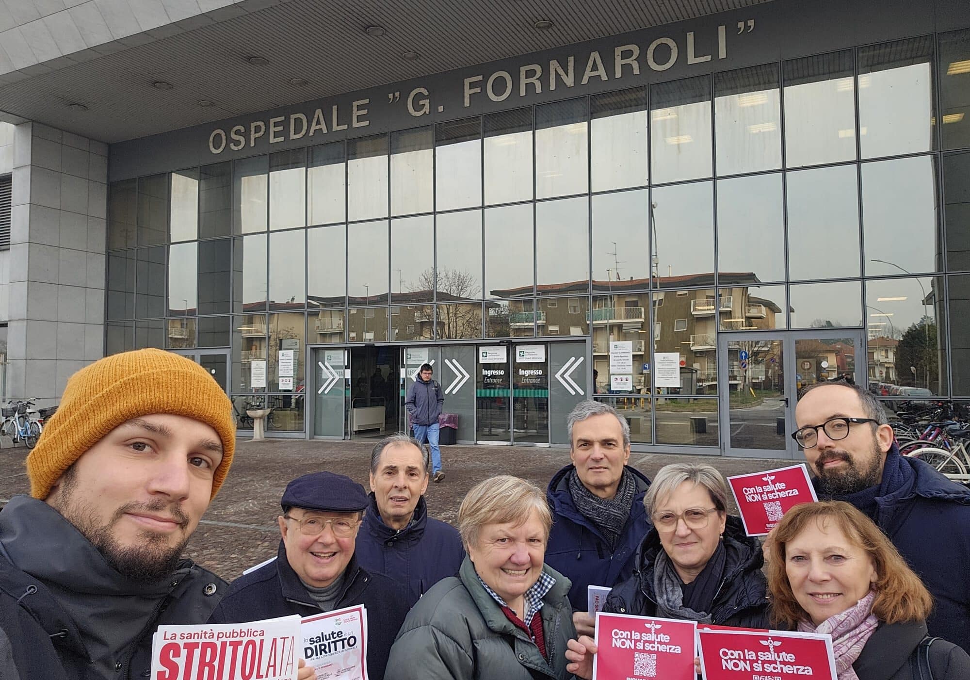PD Magenta fuori dall’ospedale Fornaroli per sensibilizzare sui problemi della sanità pubblica