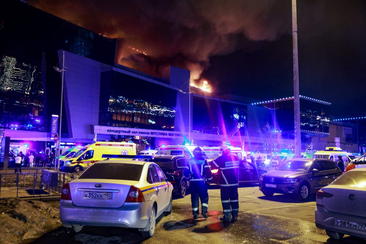 Sale a 115 il bilancio delle vittime dell’attentato a Mosca, arrestate 11 persone