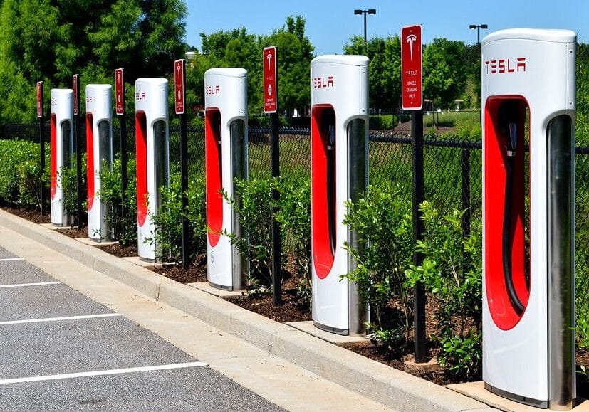 Punto di ricarica per veicoli elettrici a Parabiago: siglato il protocollo d’intesa con Enel