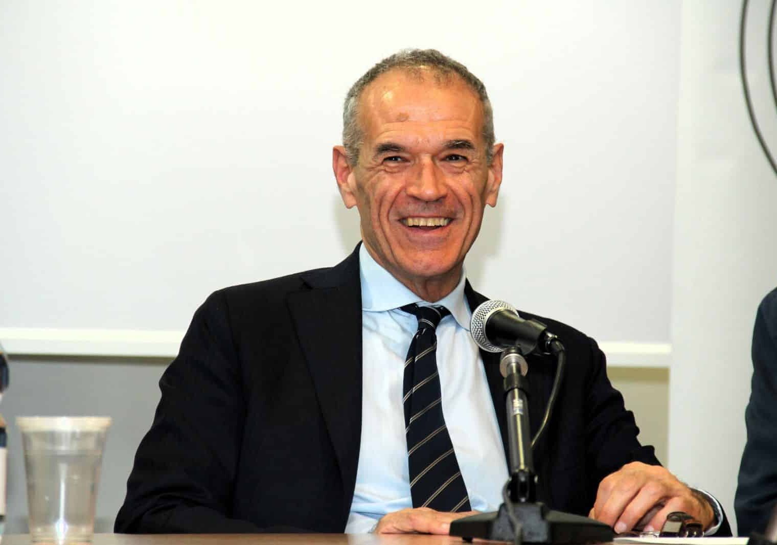 Magenta. UrbanaMente: il professor Cottarelli fa il pienone in “Sala Consiliare”