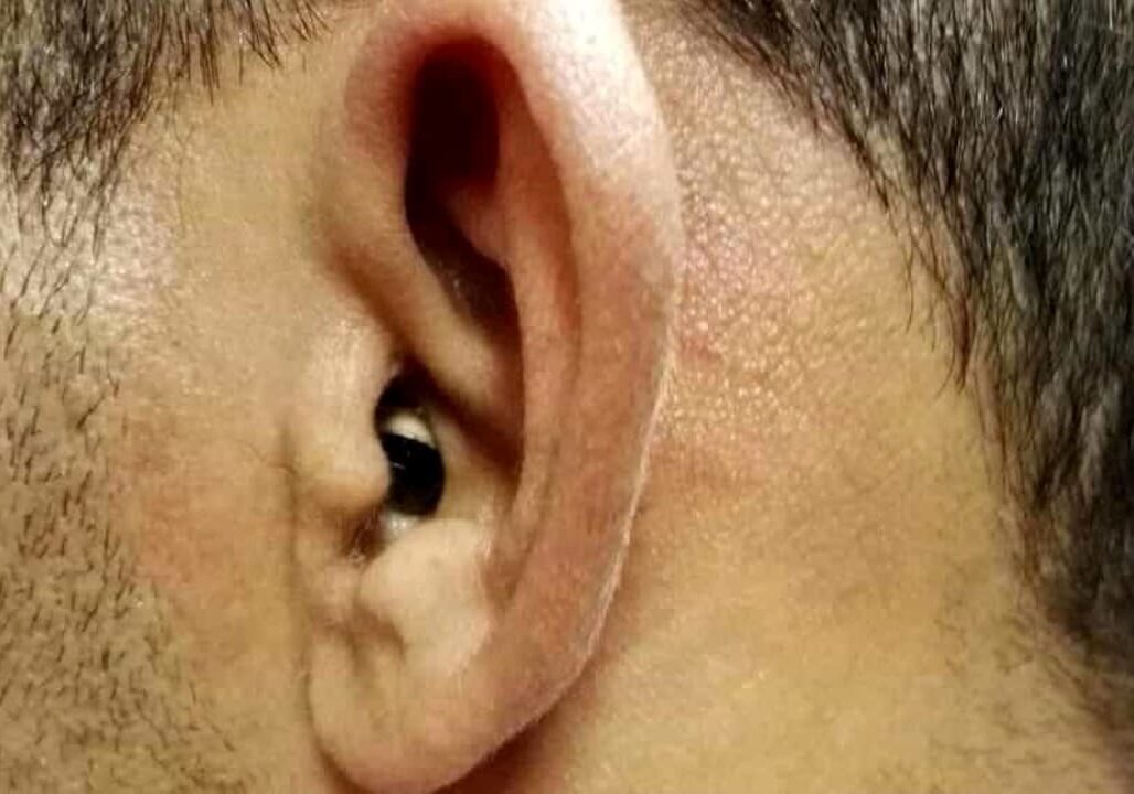 A Como un ‘furbetto’ della patente viene pizzicato: scatta la denuncia