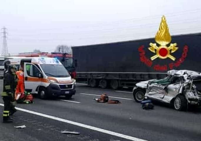 Maxi incidente in Tangenziale Ovest, 13 feriti, molti 20enni