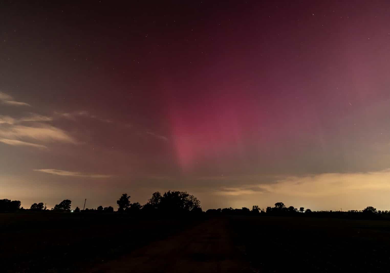 Lo spettacolo dell’Aurora boreale anche su Magenta e la Valle del Ticino
