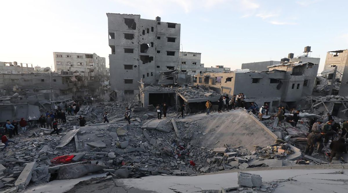 Gaza, raid israeliani nel campo di Jabalia