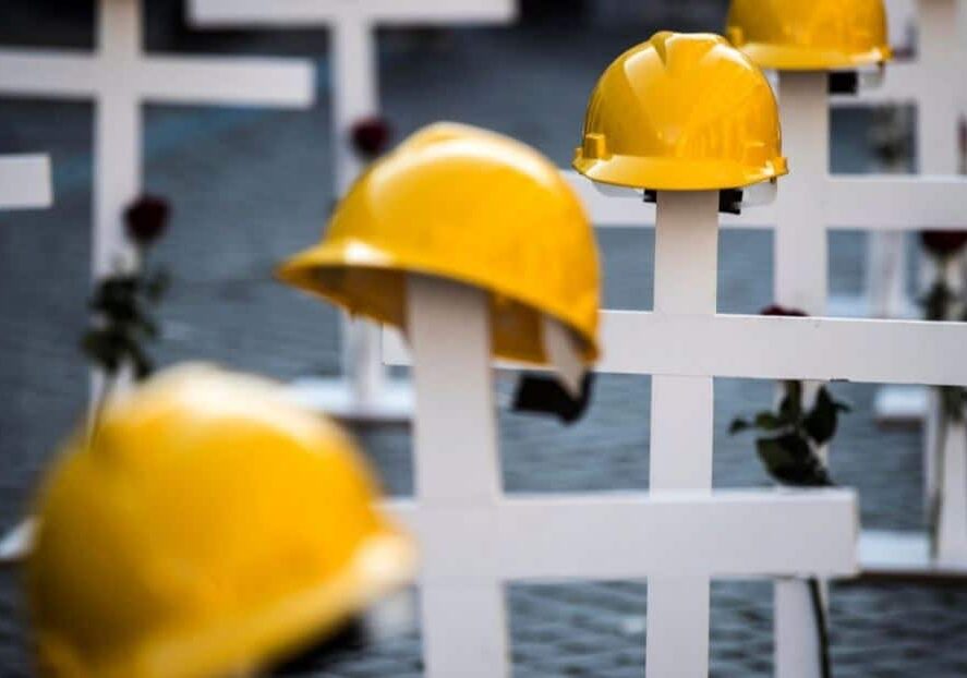 Morti sul Lavoro: Uil, venerdi’ in Piazza  della Scala 172 bare per ricordare vittime lombarde nel 2023