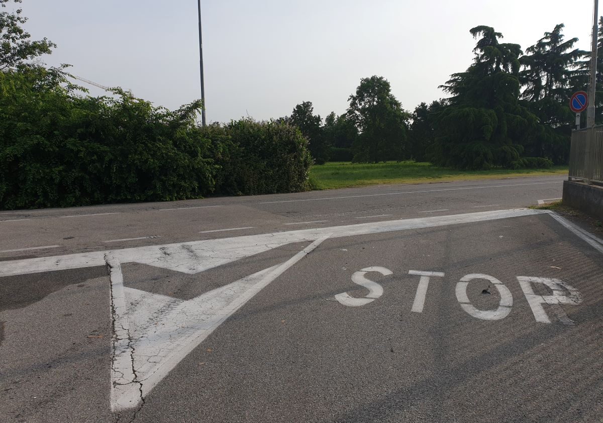 Magenta: scontro nella zona industriale della città, due feriti