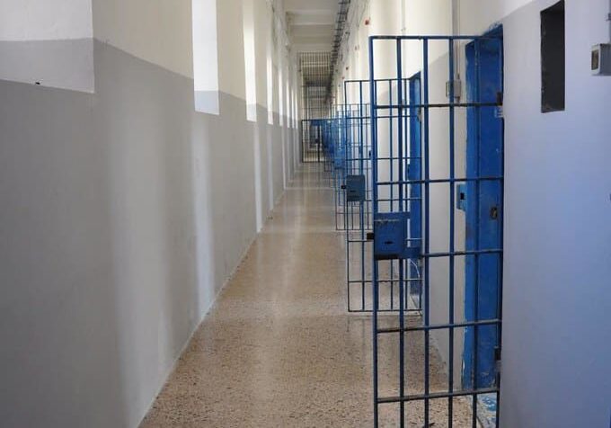 Milano: pornografie minorile e violenza, arrestato un 23 enne