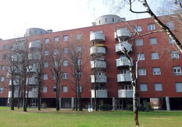 Case popolari, 1.5 miliardi dalla Lombardia: ‘Difendiamo persone perbene, non i morosi come la Salis’