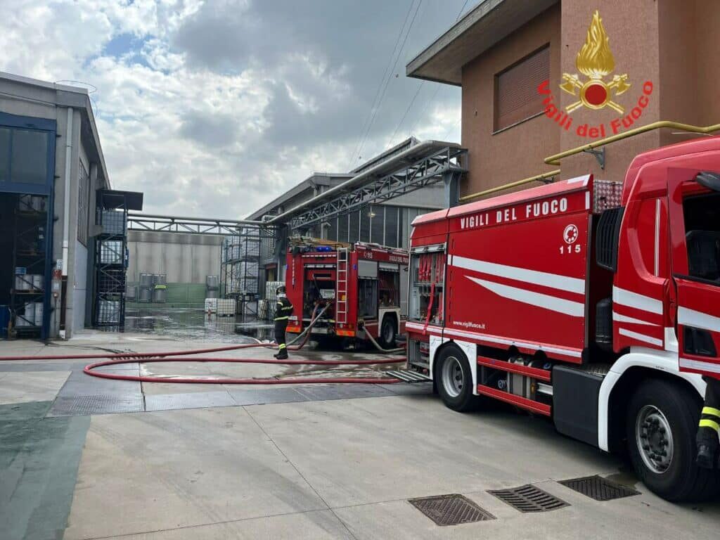 Esplosione in ditta vernici in Brianza, morto un operaio