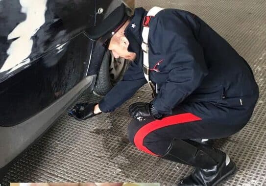 Droga agganciata all’auto: in manette 18enne albanese a Cologno Monzese