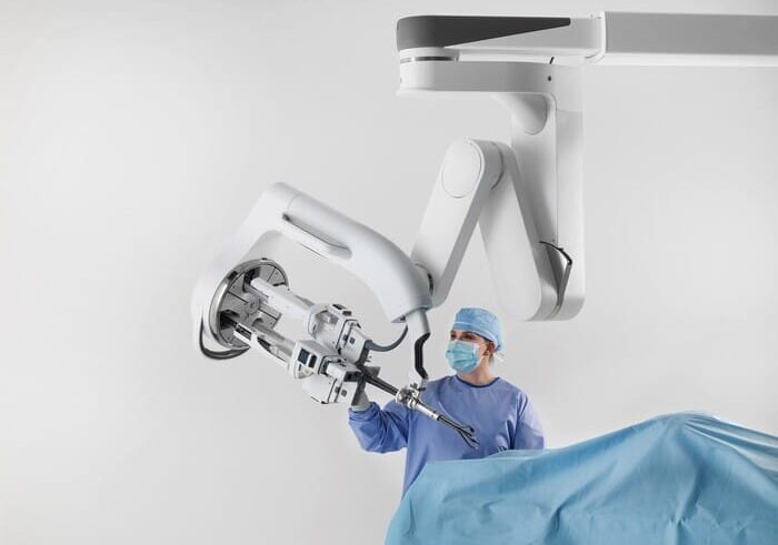 Salute. Tumore al seno: a Torino il primo intervento con il robot ‘Cobra’