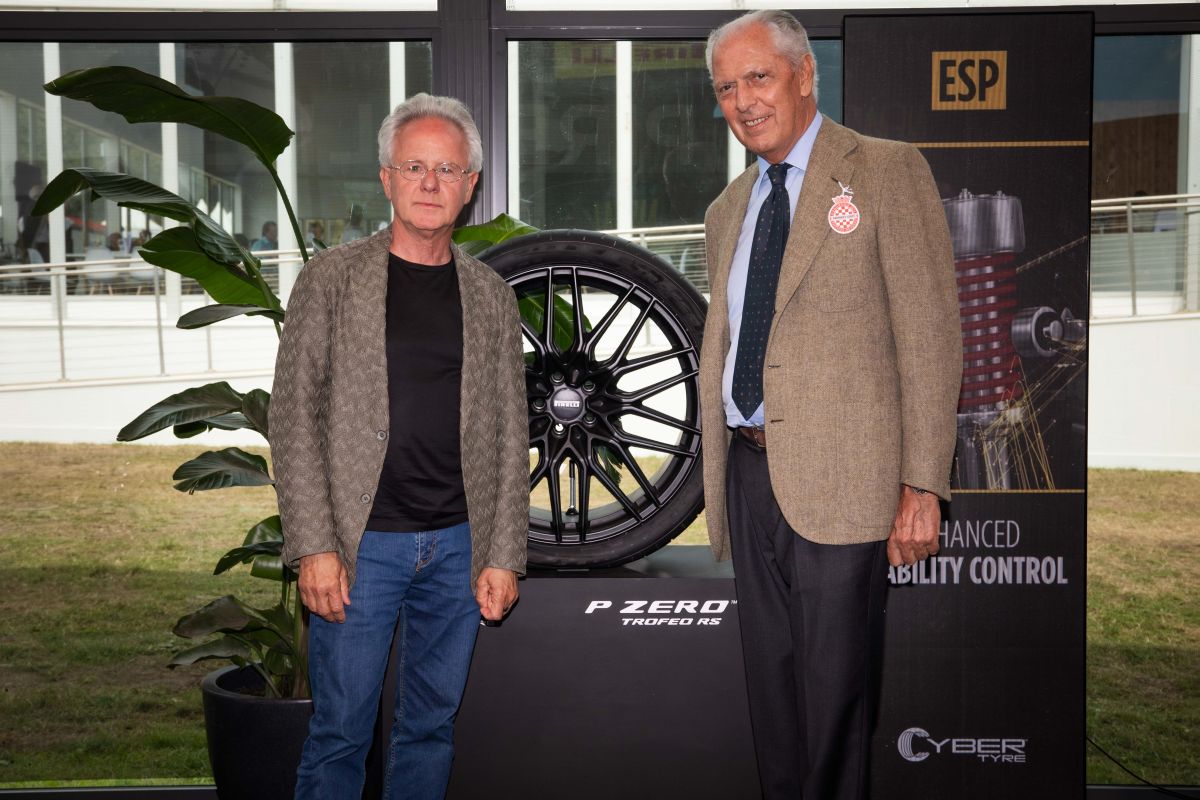 Pneumatici entrano in una nuova era con Pirelli Cyber Tyre