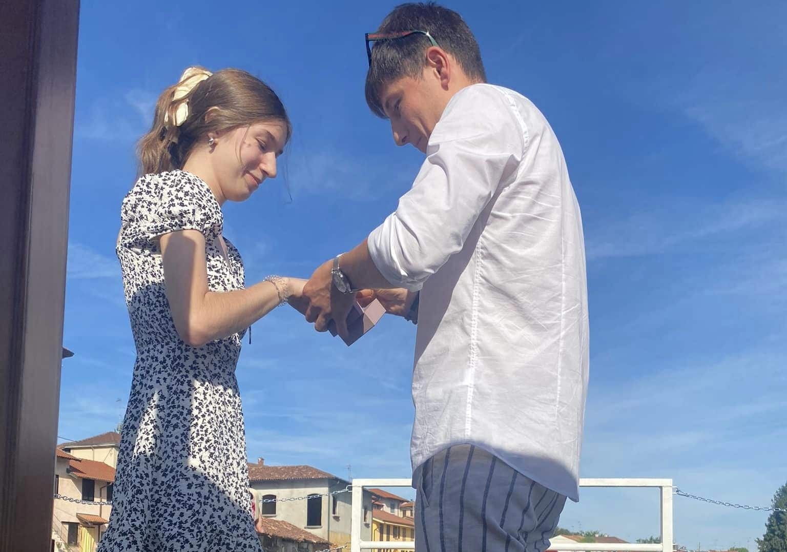 Boffalora, romanticismo is on the air: proposta di matrimonio sulle rive del Naviglio