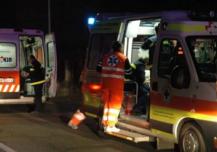 Incidente nella notte a Gambolò: feriti quattro giovani, due in modo grave