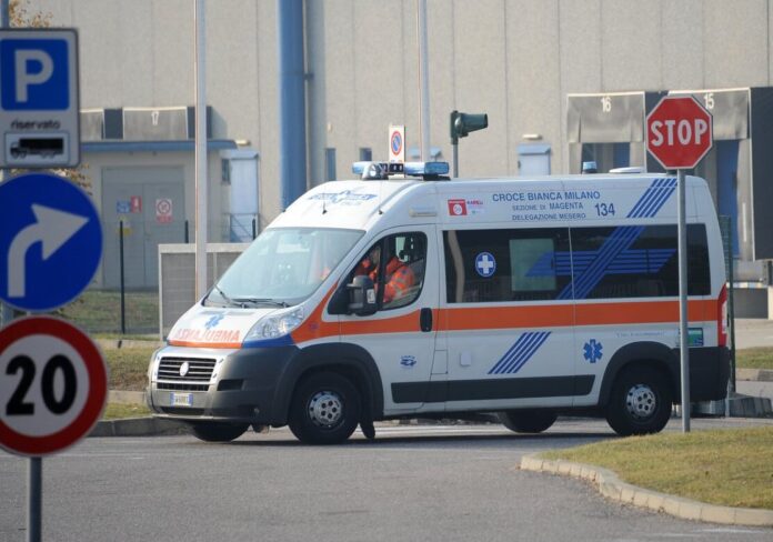 Boffalora Ticino: infortunio alla Colabeton, giovane finisce al pronto soccorso in codice giallo