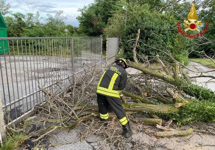 Violento nubifragio su Milano e Varese