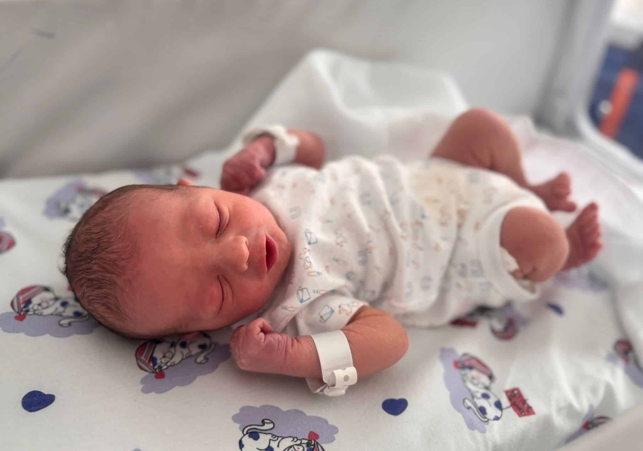 Salute. Pediatri, virus emergenti minaccia per i bimbi, ecco come difenderli