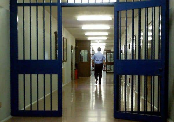 Carceri: Biella, agenti feriti in regolamento di conti tra detenuti