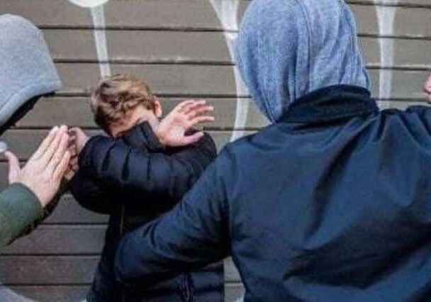Giovani rapinati a Pavia: un minorenne arrestato, 3 denunciati