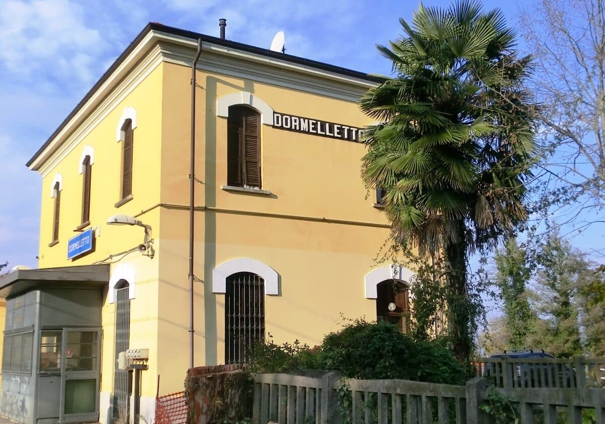 Novarese, rissa a bottigliate in stazione