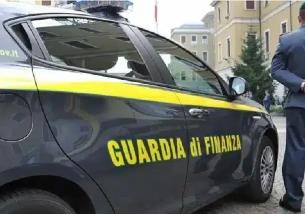 Lodi: indagato titolare azienda per capolarato, braccianti sfruttati
