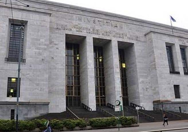 Inquilini del Pio Albergo Trivulzio davanti al Tribunale di Milano: “Bloccate gli sfratti”