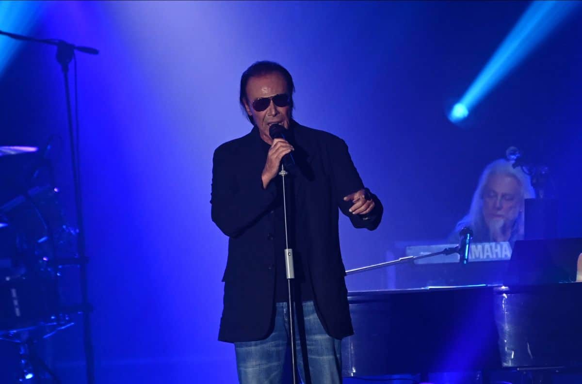 Venditti insulta disabile durante un concerto a Barletta, poi le scuse