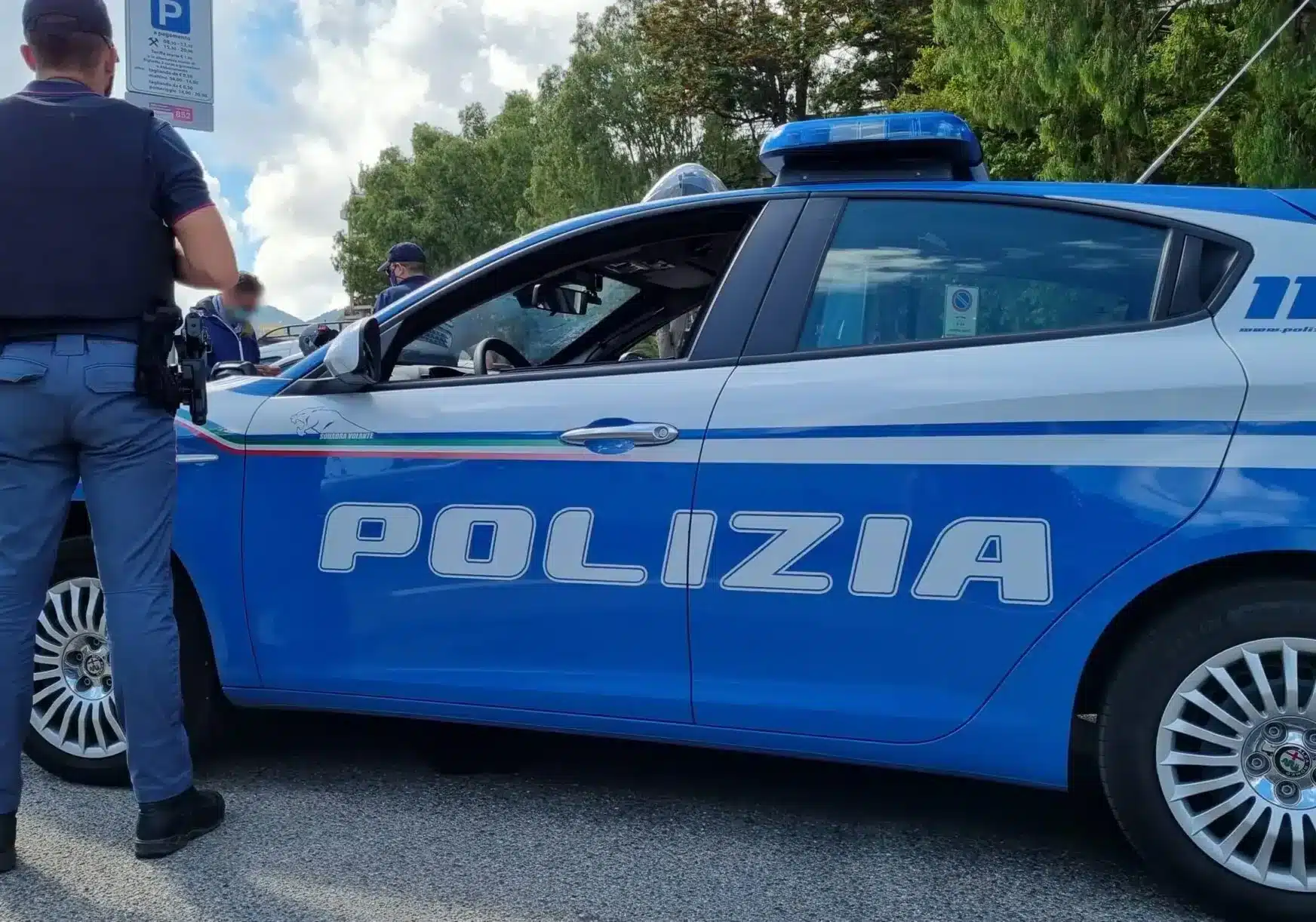Como: ubriaco si scaglia contro agenti, arrestato  un 27enne