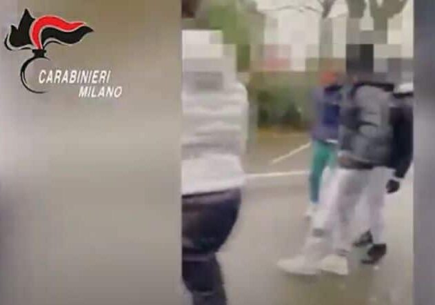 Magenta: aggrediscono due coetanei a sprangate vicino alla scuola, tre minori in comunità