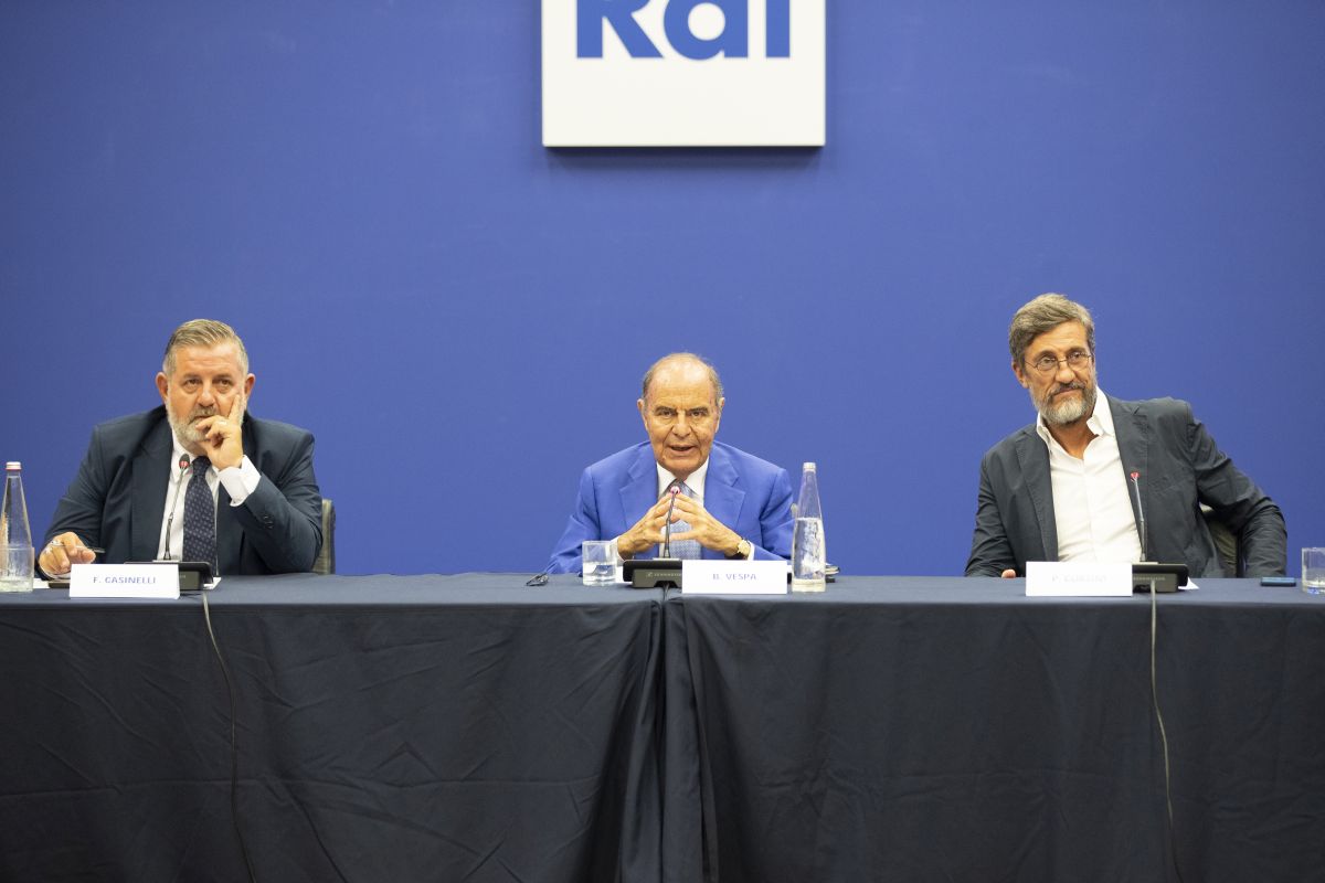 Tornano “Porta a Porta” e “Cinque minuti”, Vespa “Invito Renzi e Conte per confronto”
