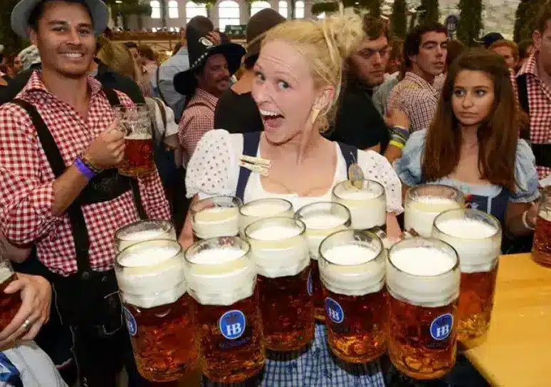 9 ottobre, tutti al Bar Colombo di Pontenuovo per l’Oktoberfest: ein prosit!