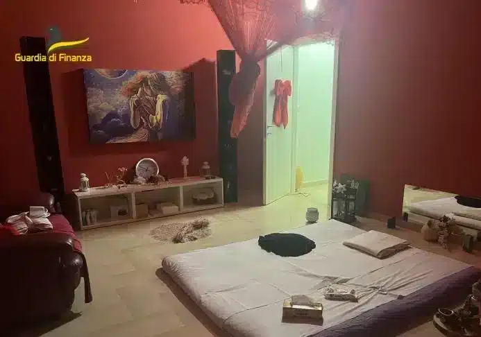 Saronno, prostituzione nel centro massaggi: la GDF sequestra 28mila euro