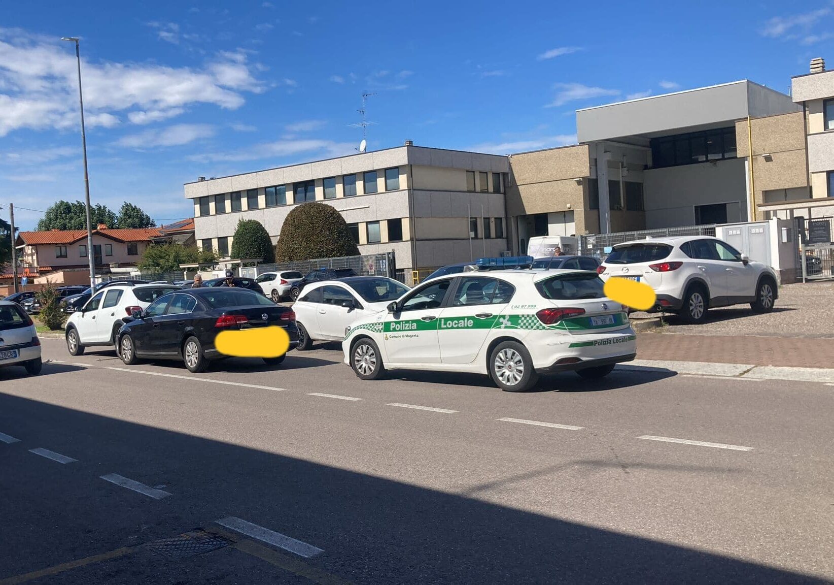 Magenta: ennesimo incidente in via Novara di fronte all’Enaip, coinvolte due auto