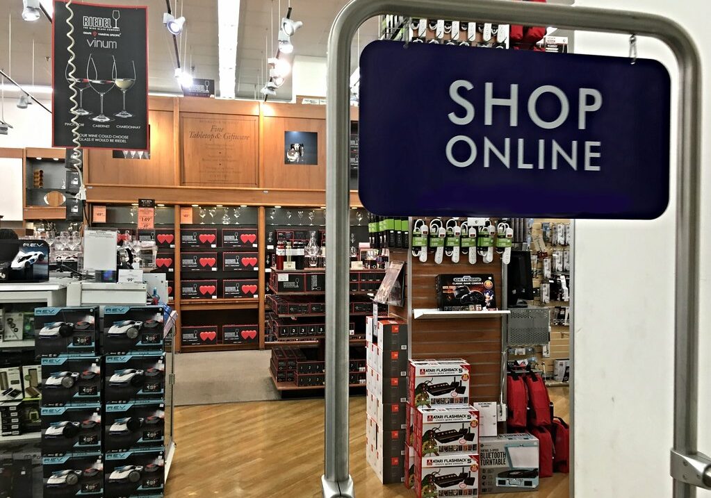 Il Poli di Milano: 58 miliardi di acquisti online in Italia