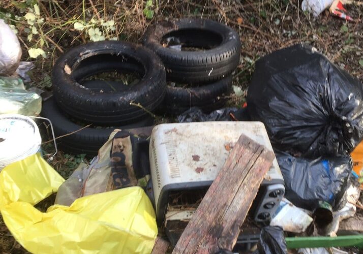 Busto Garolfo: sopralluogo della Polizia locale in un’area cortilizia, trovati rifiuti in quantità