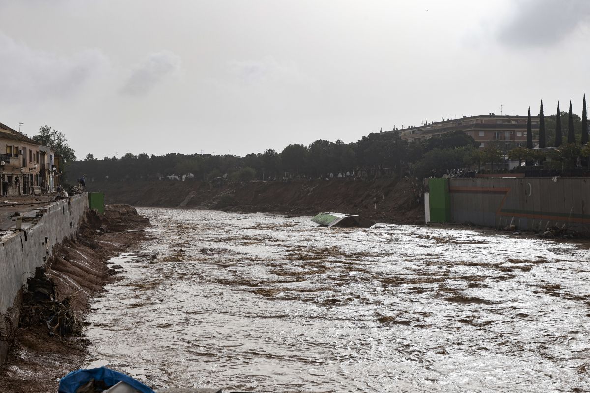 Alluvione a Valencia, almeno 72 morti. Il governo spagnolo dichiara tre giorni di lutto nazionale