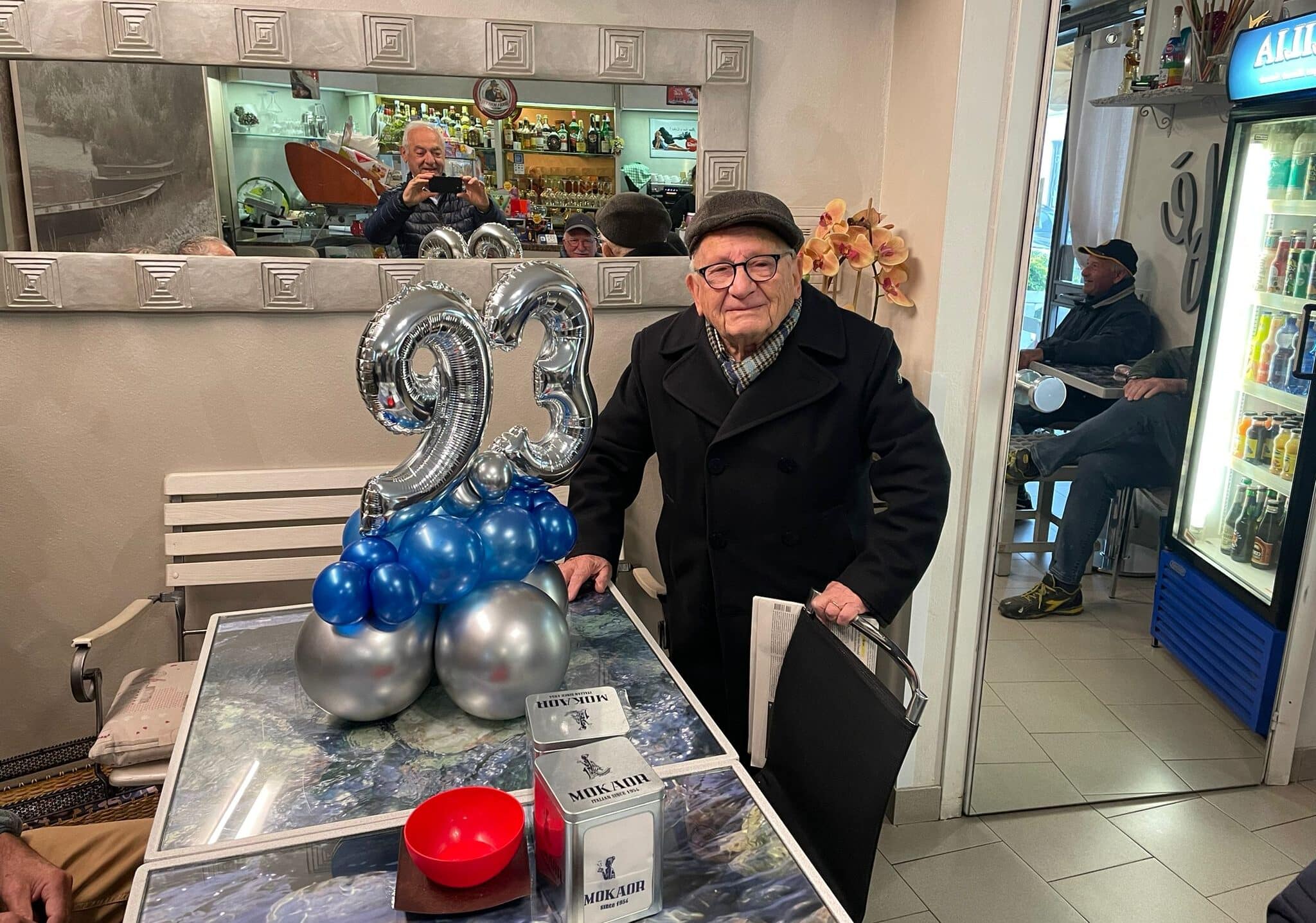 Faccia da auguri Dottore! 93 candeline per lo storico farmacista di Cerano