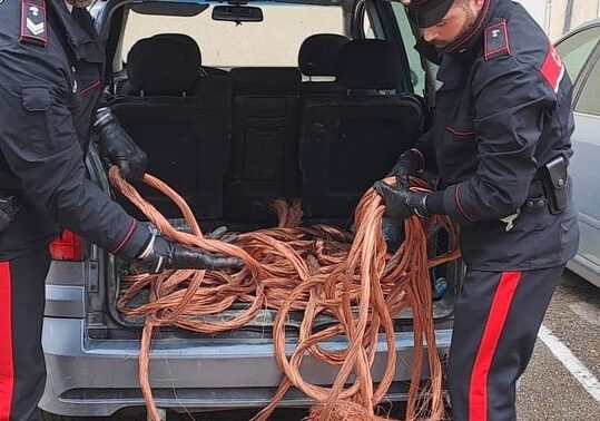 300 chili di rame in macchina: albanese denunciato in Brianza