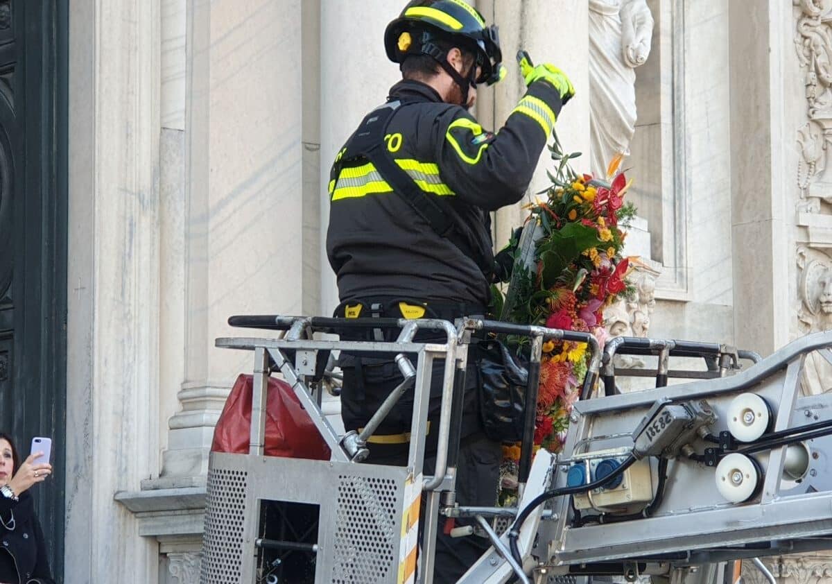Magenta, i Vigili del Fuoco depongono la corona a San Martino