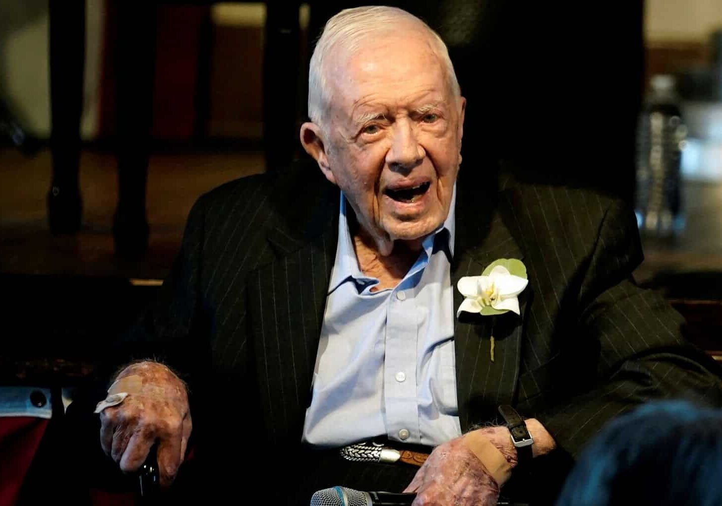 Faccia da Jimmy Carter e ultimo dell’anno