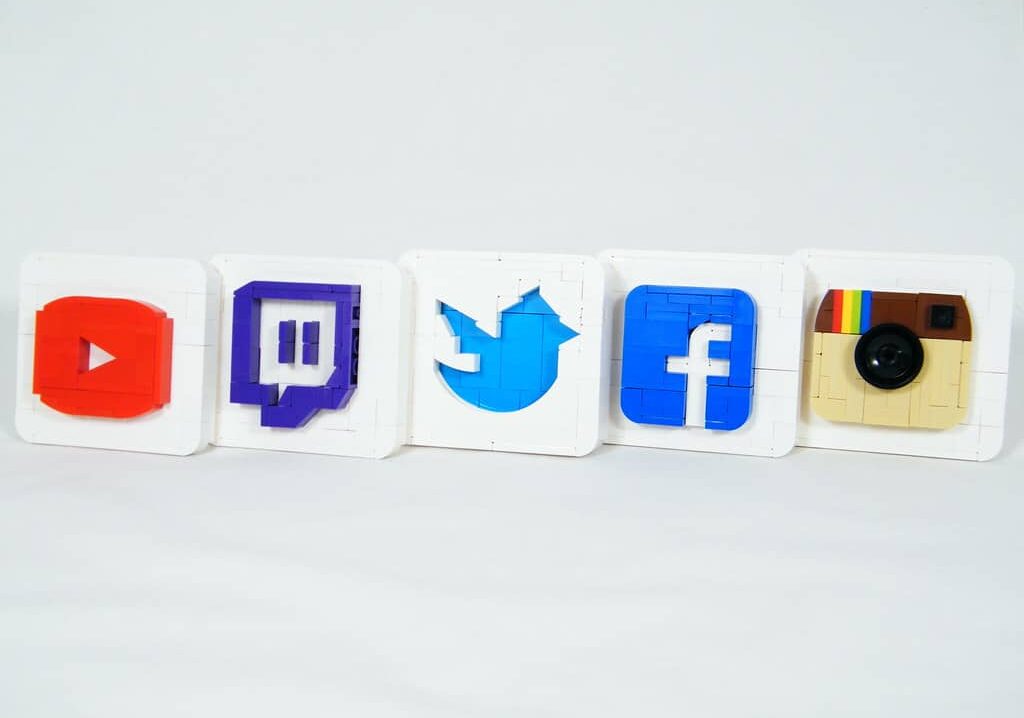 Confcommercio Lombardia, 83% negozi presenti sui social