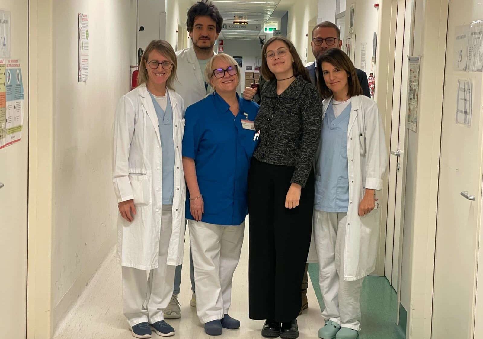 Asst ovest milanese, diabetologia: applicata a Legnano ad una giovane paziente la prima “patch pump” monolitica automatizzata per l’erogazione dell’insulina