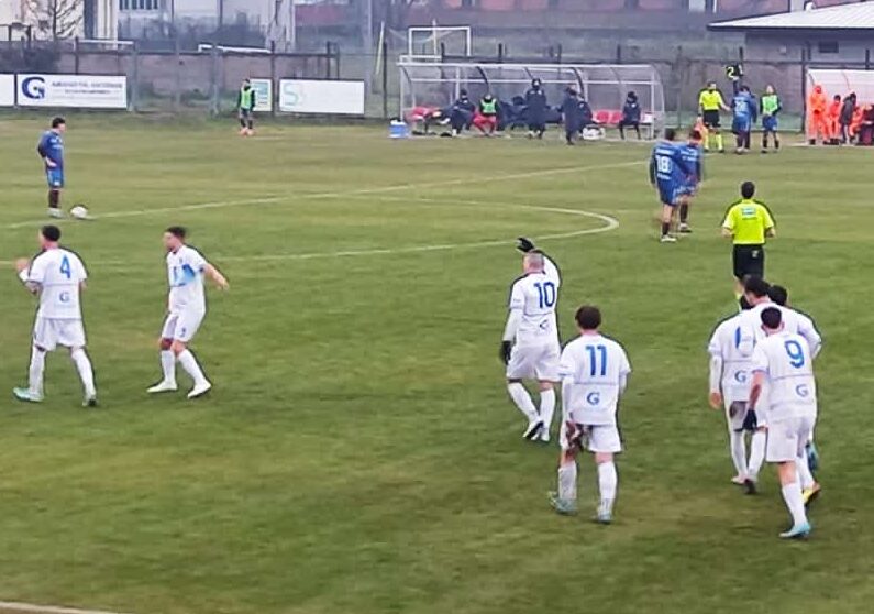 Calcio, serie D. Il Magenta batte il Chievo Verona ed entra nella storia