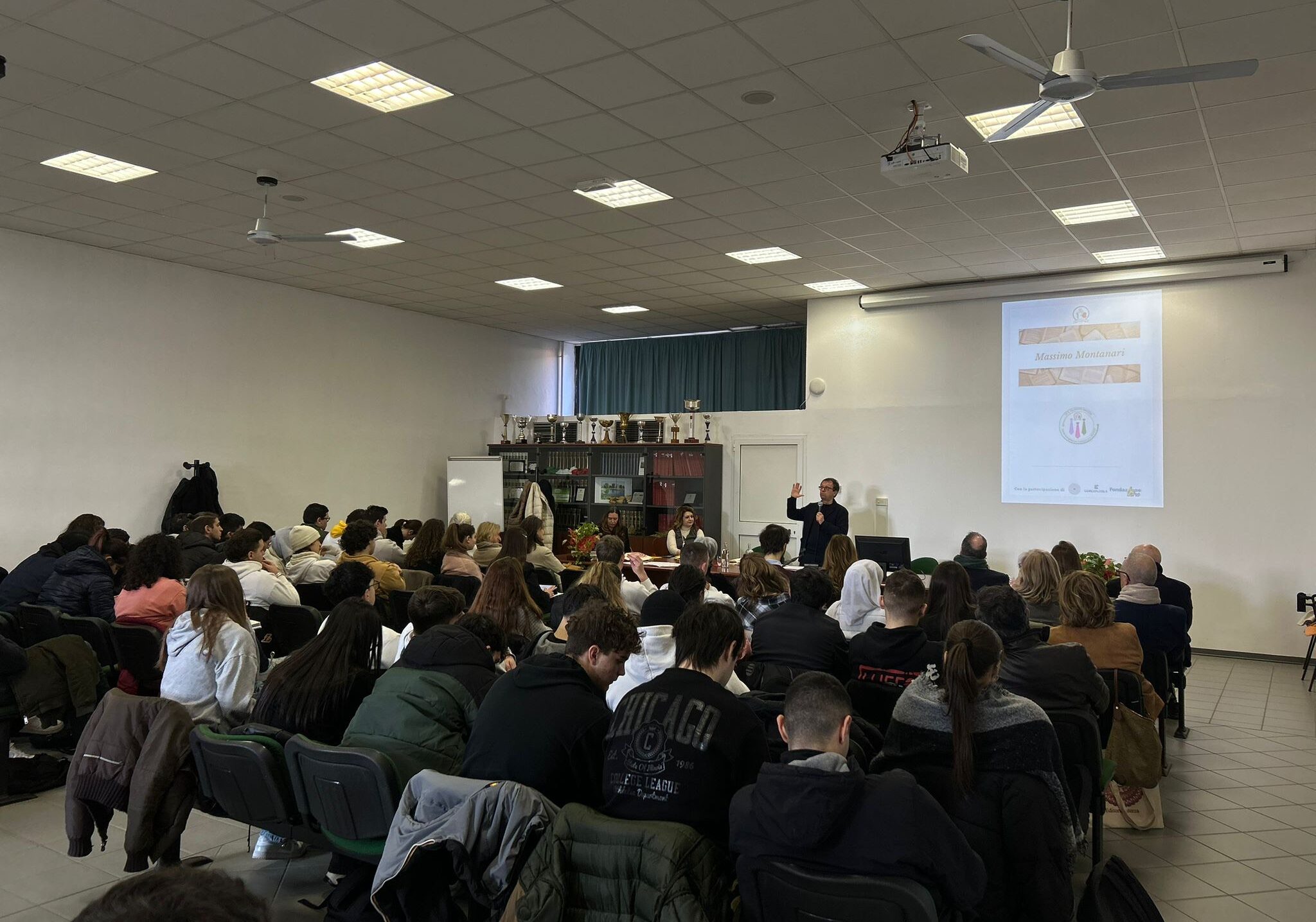 All’Istituto Ravizza di Novara a lezione con Massimo Montanari