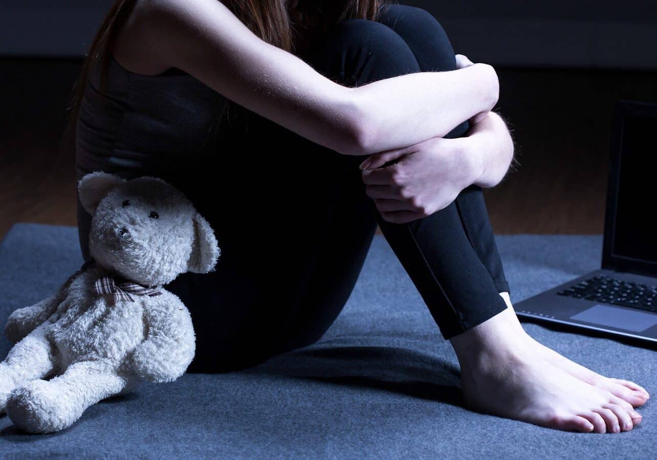 Milano, maestro 45enne arrestato con l’accusa di violenza sessuale su minori