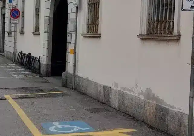 Faccia da macchina in divieto!!!