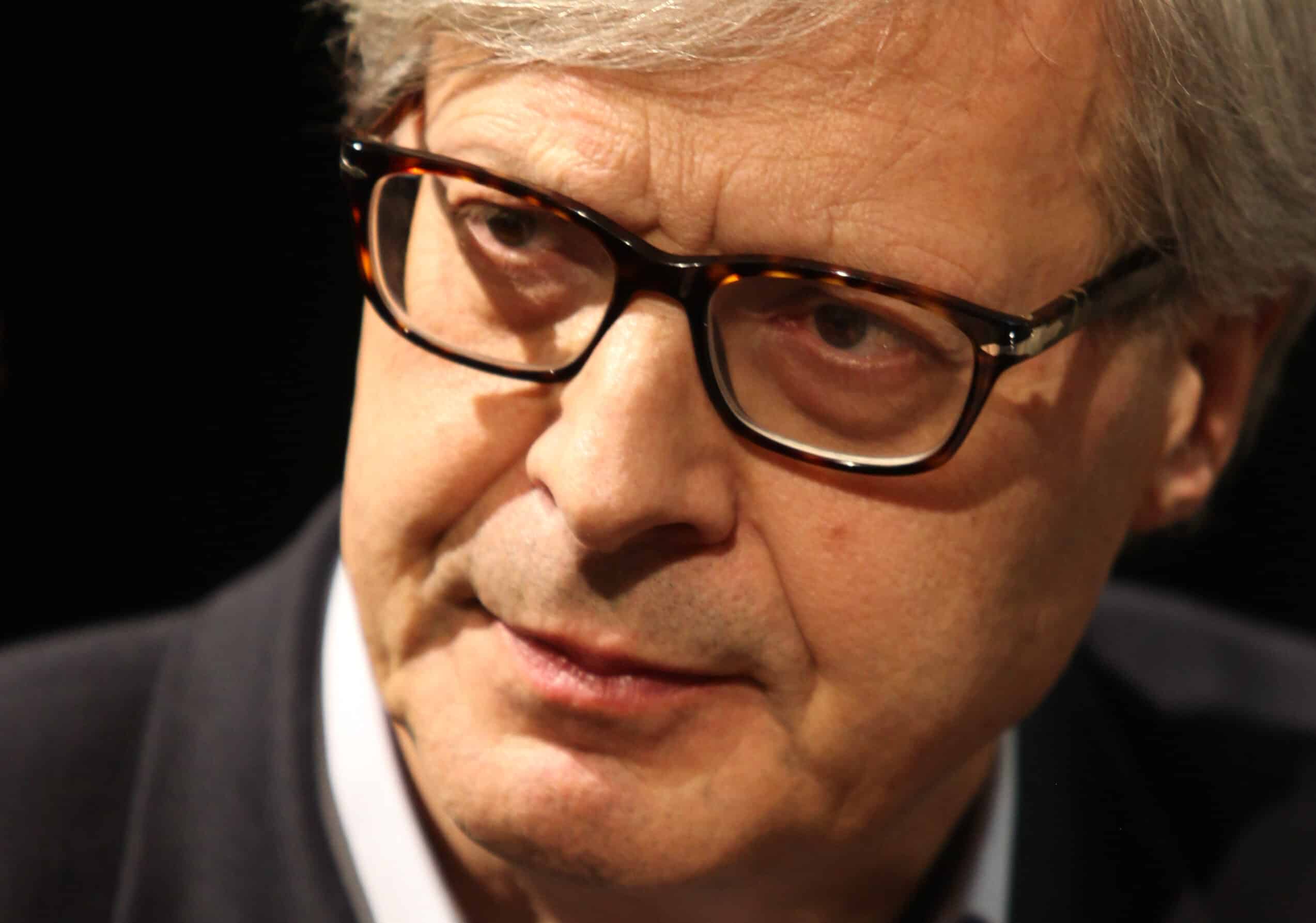 Forza Vittorio (Sgarbi), alzati, risorgi e cammina!