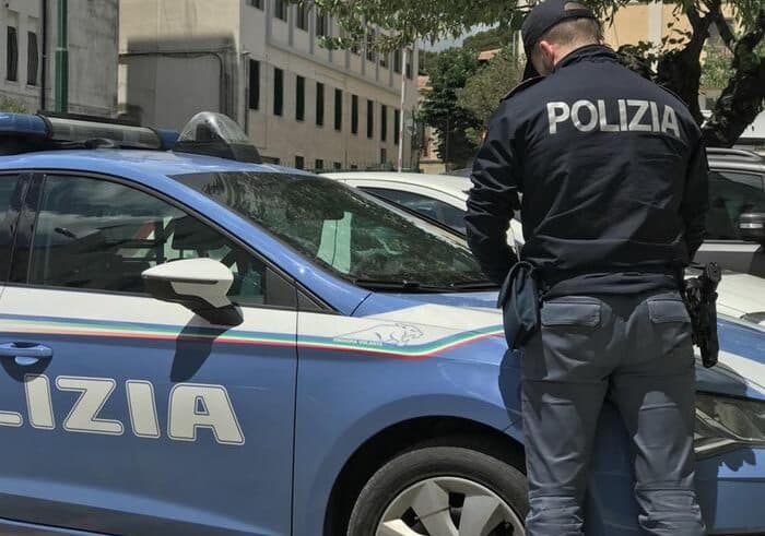Como, rapinarono 82enne cieco: un arresto e una denuncia