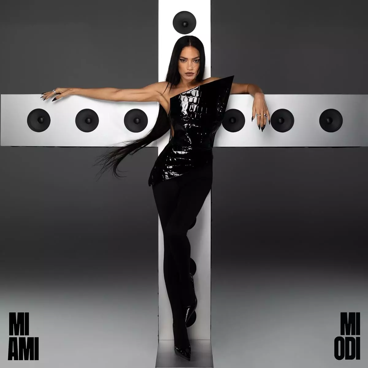Dal 2 maggio il nuovo album di Elodie “Mi ami mi odi”