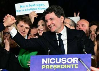 Elezioni Romania, l’europeista Dan vince il ballottaggio: sconfitto Simion